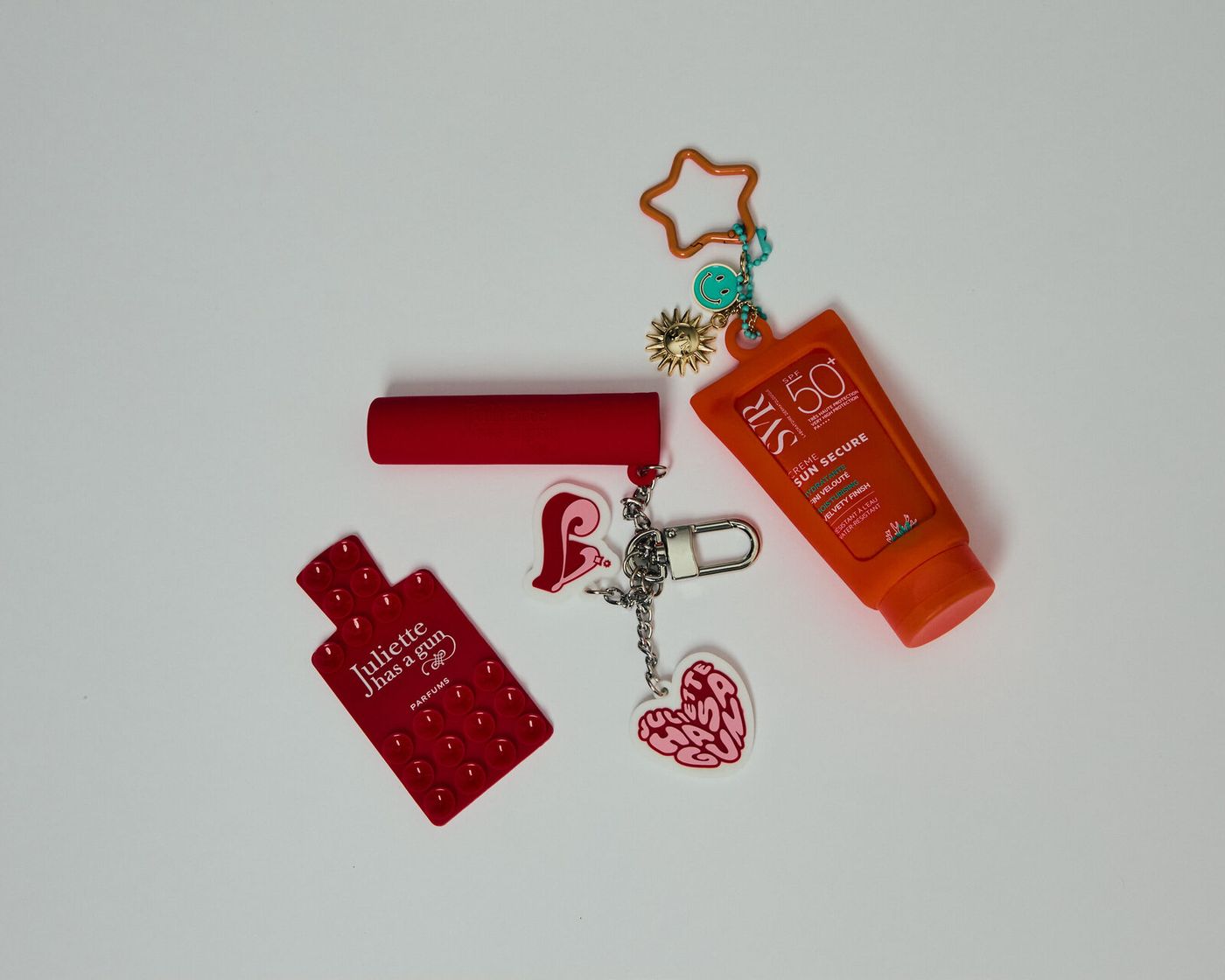 SVR & Juliette Has A Gun, Accessoires